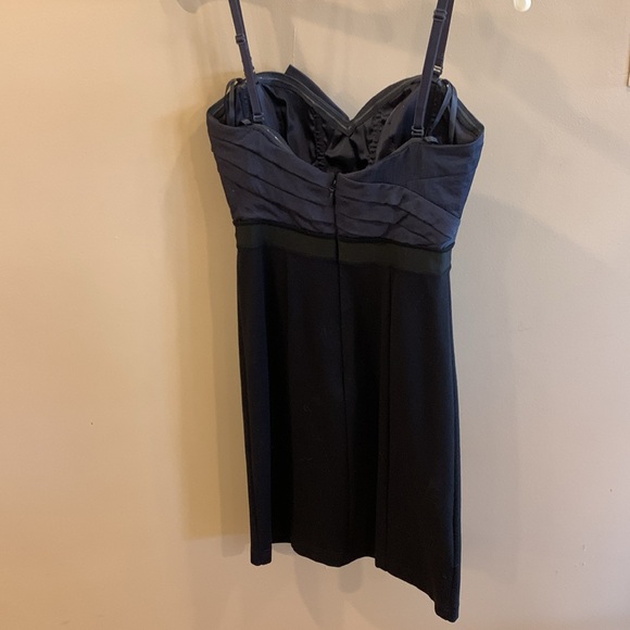 Never worn BCBG Maxazria party/ cocktail dress with basket weave top size 0 - Picture 4 of 5